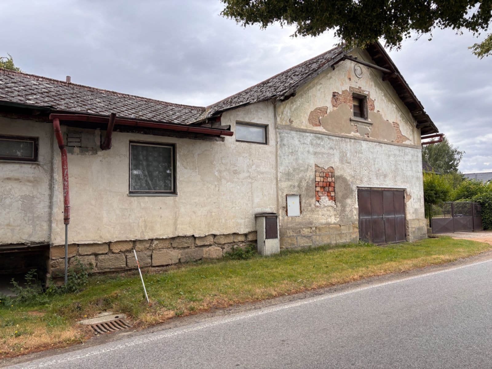 Predaj domu 205 m², pozemek 1.546 m², Dlouhá Lhota, Středočeský kraj Predaj domu 205 m², pozemek 1.546 m², Dlouhá Lhota, Středočeský kraj