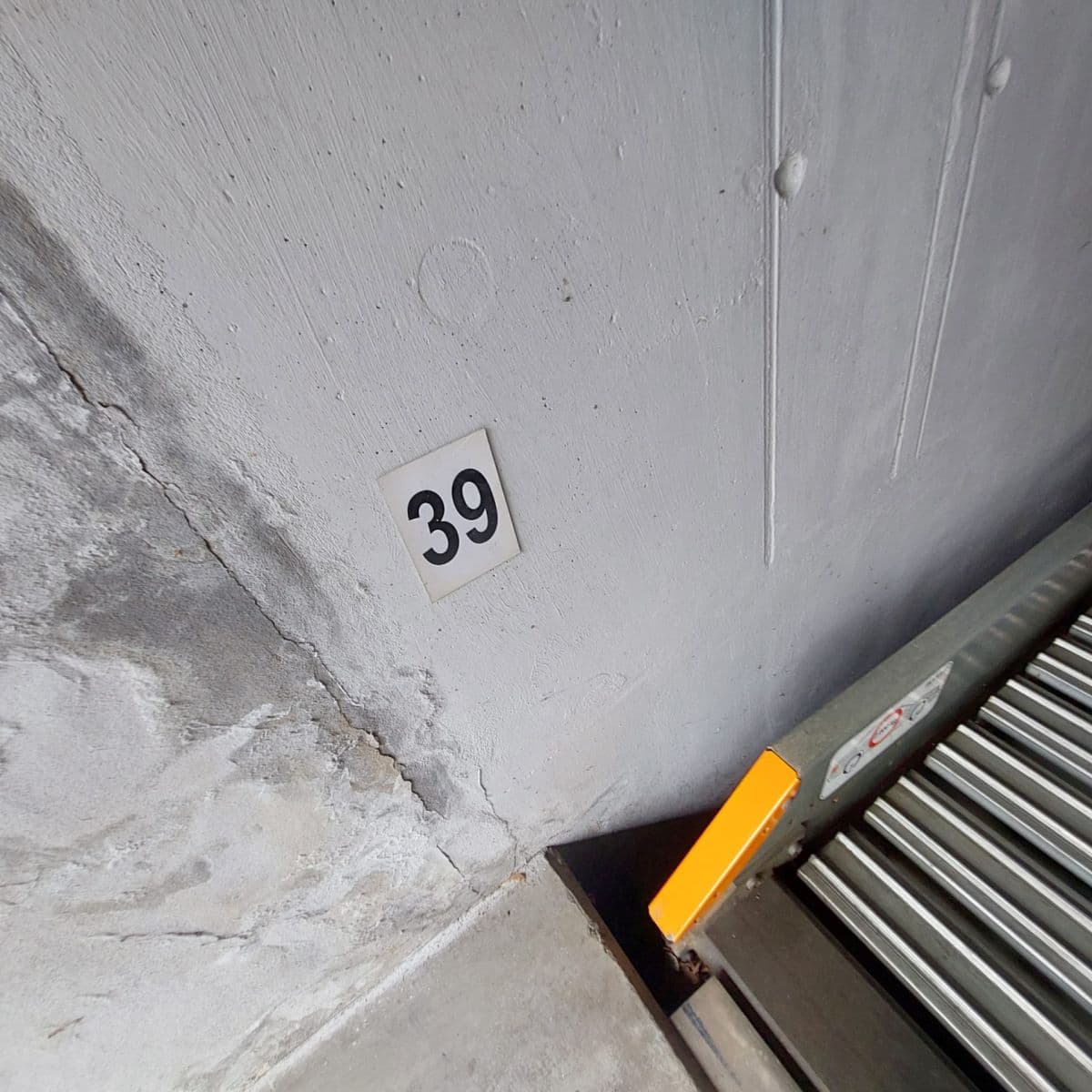 Prenájom garáže 12 m², Štichova, Praha, Praha Prenájom garáže 12 m², Štichova, Praha, Praha