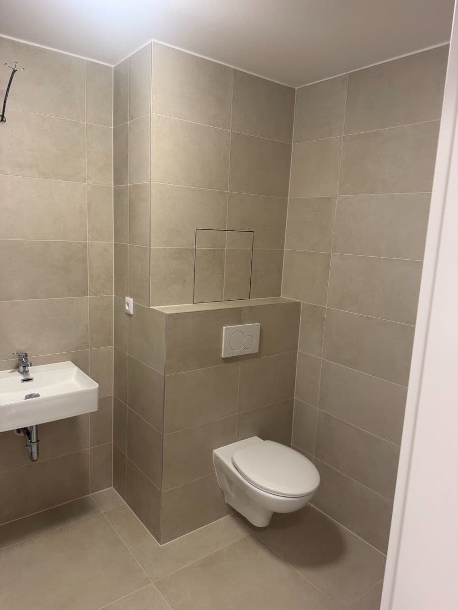 Prenájom bytu 2-izbový 56 m², U Kasáren, Dašice, Pardubický kraj Prenájom bytu 2-izbový 56 m², U Kasáren, Dašice, Pardubický kraj