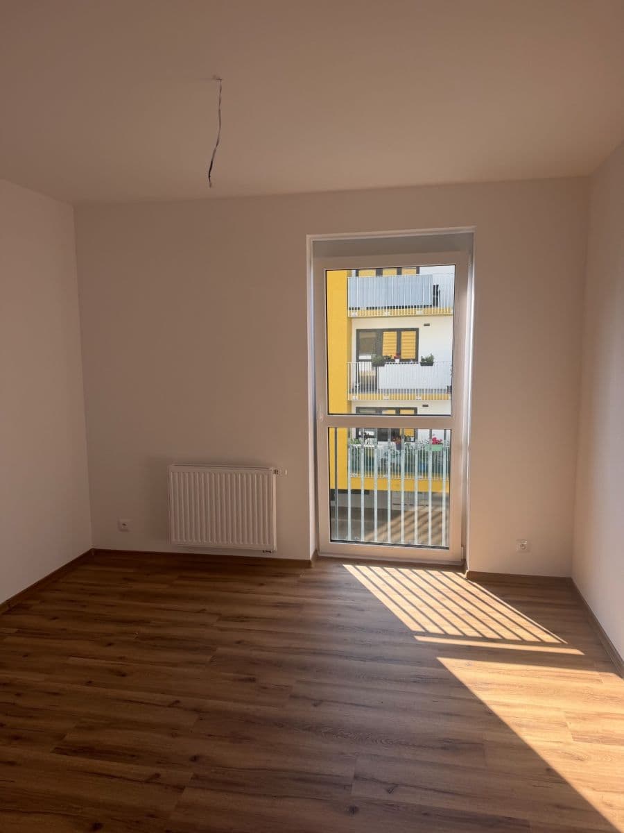 Prenájom bytu 2-izbový 56 m², U Kasáren, Dašice, Pardubický kraj Prenájom bytu 2-izbový 56 m², U Kasáren, Dašice, Pardubický kraj