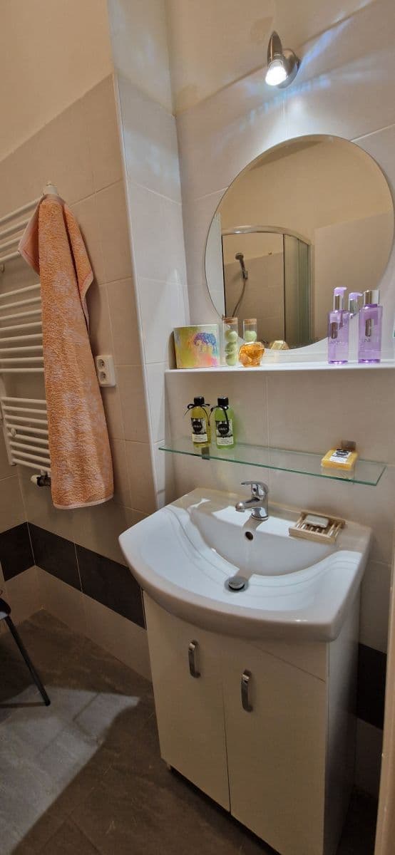 Prenájom bytu 1-izbový 31 m², Jindřicha Plachty, Praha, Praha Prenájom bytu 1-izbový 31 m², Jindřicha Plachty, Praha, Praha