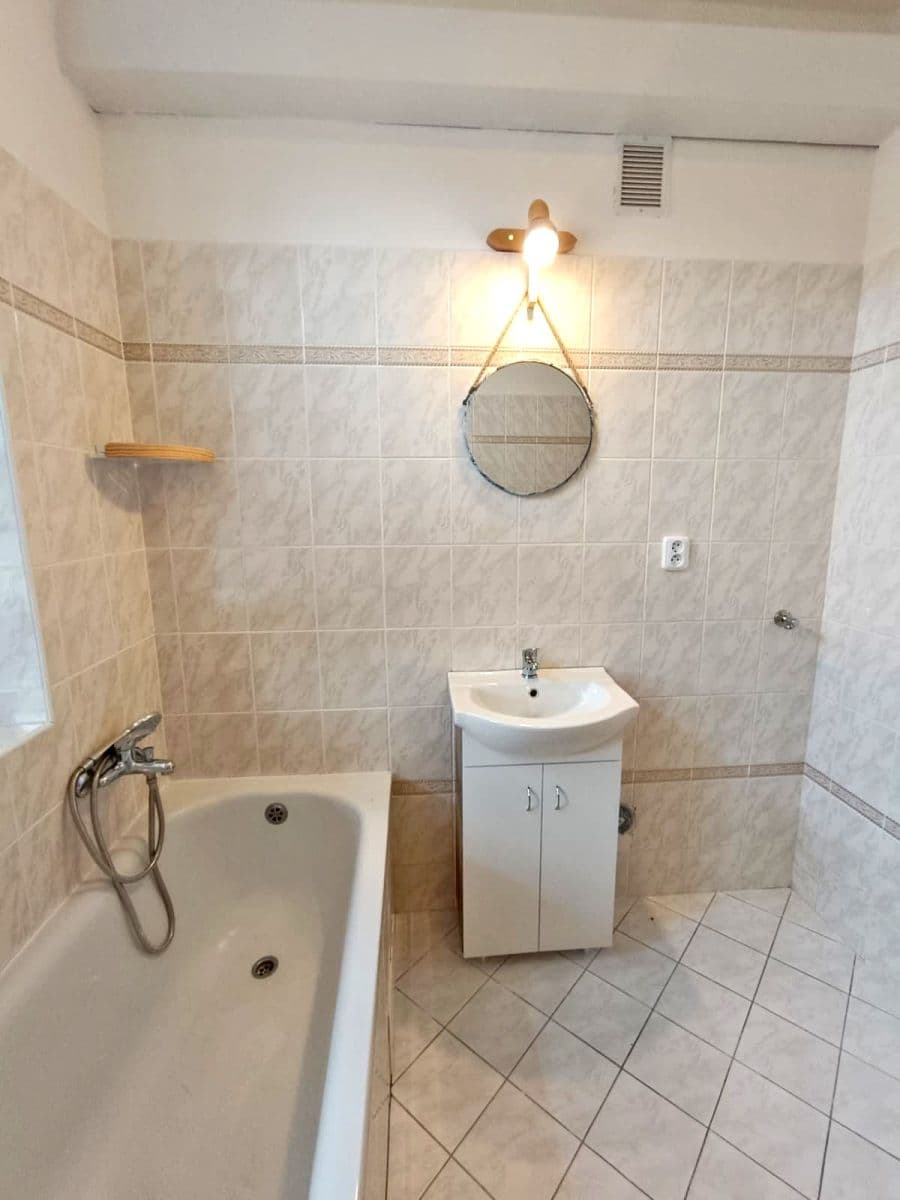 Predaj bytu 3-izbový 74 m², Dolní Čermná, Pardubický kraj Predaj bytu 3-izbový 74 m², Dolní Čermná, Pardubický kraj