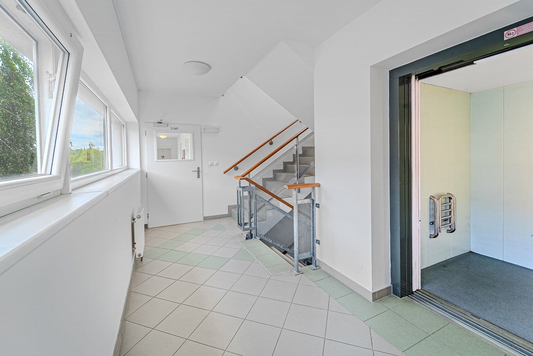 Predaj bytu 2-izbový 51 m², U Hostavického potoka, Praha, Praha Predaj bytu 2-izbový 51 m², U Hostavického potoka, Praha, Praha