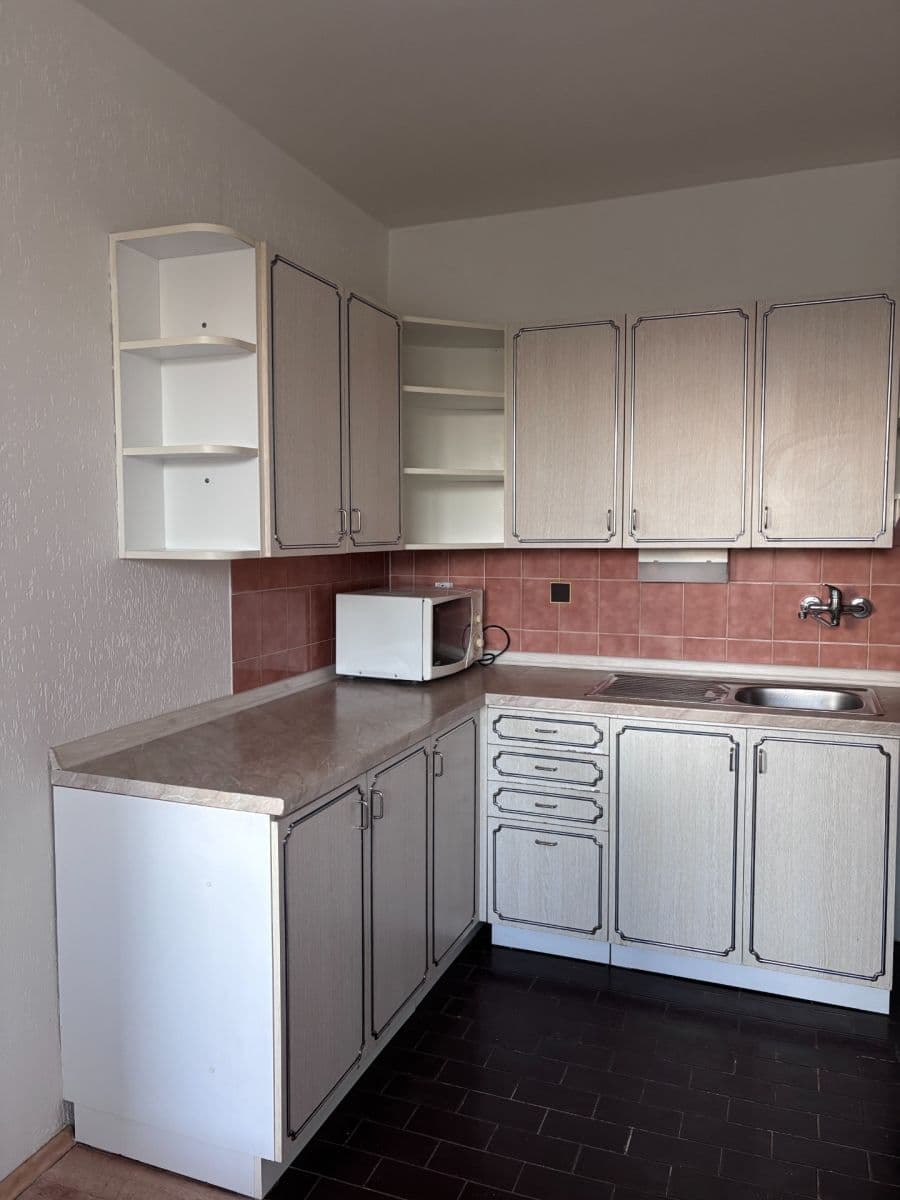 Prenájom bytu 3-izbový 77 m², Novodvorská, Praha, Praha Prenájom bytu 3-izbový 77 m², Novodvorská, Praha, Praha