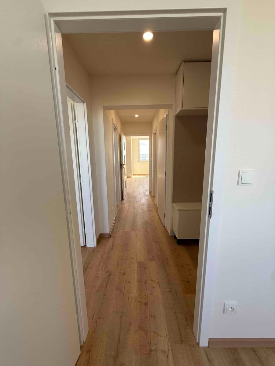 Prenájom bytu 3-izbový 75 m², Zdiměřická, Praha, Praha Prenájom bytu 3-izbový 75 m², Zdiměřická, Praha, Praha