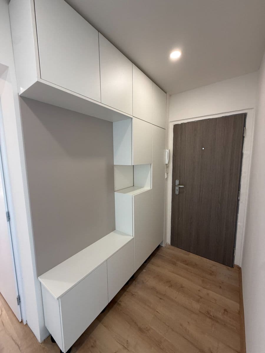 Prenájom bytu 3-izbový 75 m², Zdiměřická, Praha, Praha Prenájom bytu 3-izbový 75 m², Zdiměřická, Praha, Praha