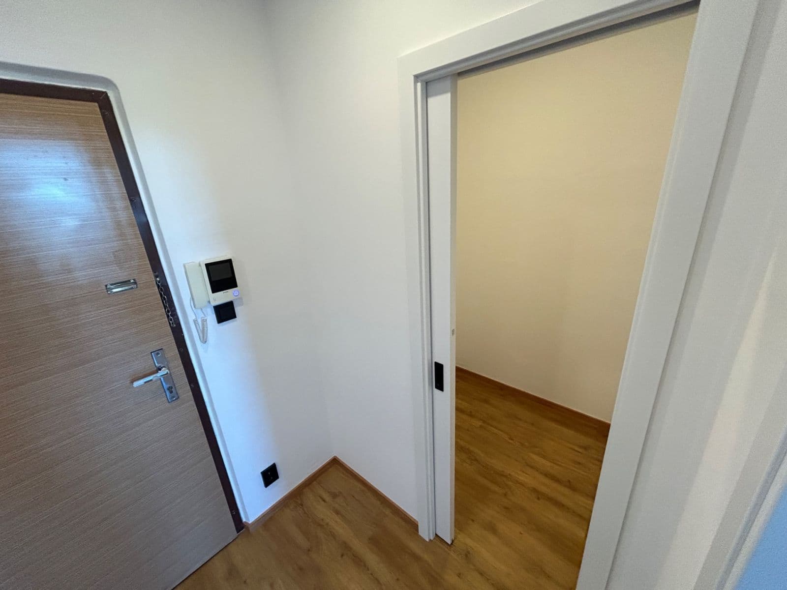 Prenájom bytu 2-izbový 49 m², Milady Horákové, Hradec Králové, Královéhradecký kraj Prenájom bytu 2-izbový 49 m², Milady Horákové, Hradec Králové, Královéhradecký kraj