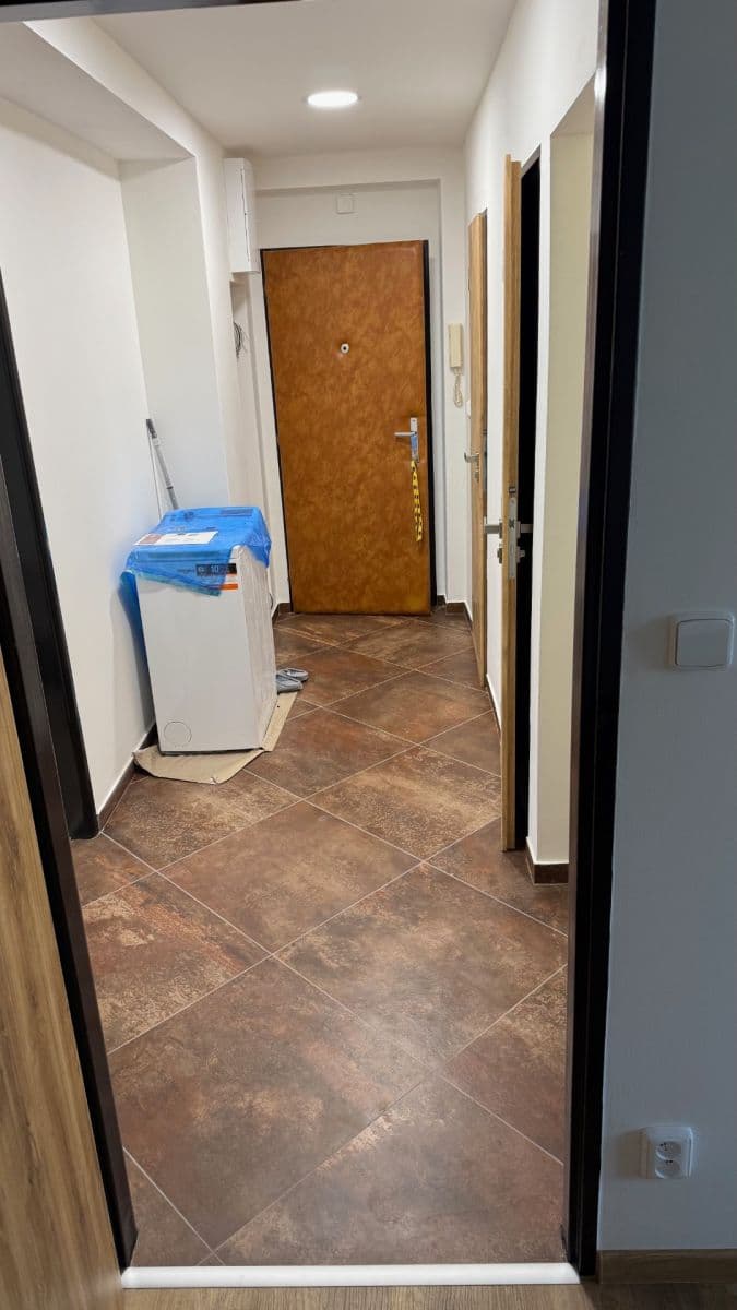 Prenájom bytu 3-izbový 68 m², Kpt. Fechtnera, Hradec Králové, Královéhradecký kraj Prenájom bytu 3-izbový 68 m², Kpt. Fechtnera, Hradec Králové, Královéhradecký kraj