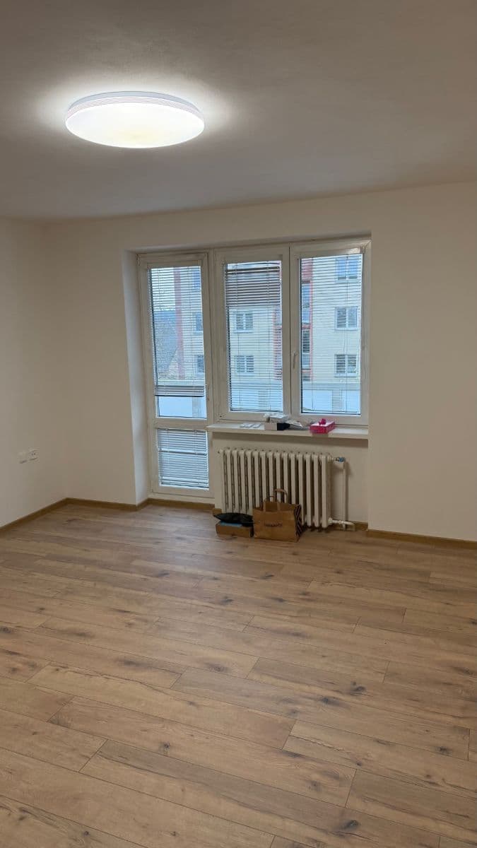 Prenájom bytu 3-izbový 68 m², Kpt. Fechtnera, Hradec Králové, Královéhradecký kraj Prenájom bytu 3-izbový 68 m², Kpt. Fechtnera, Hradec Králové, Královéhradecký kraj