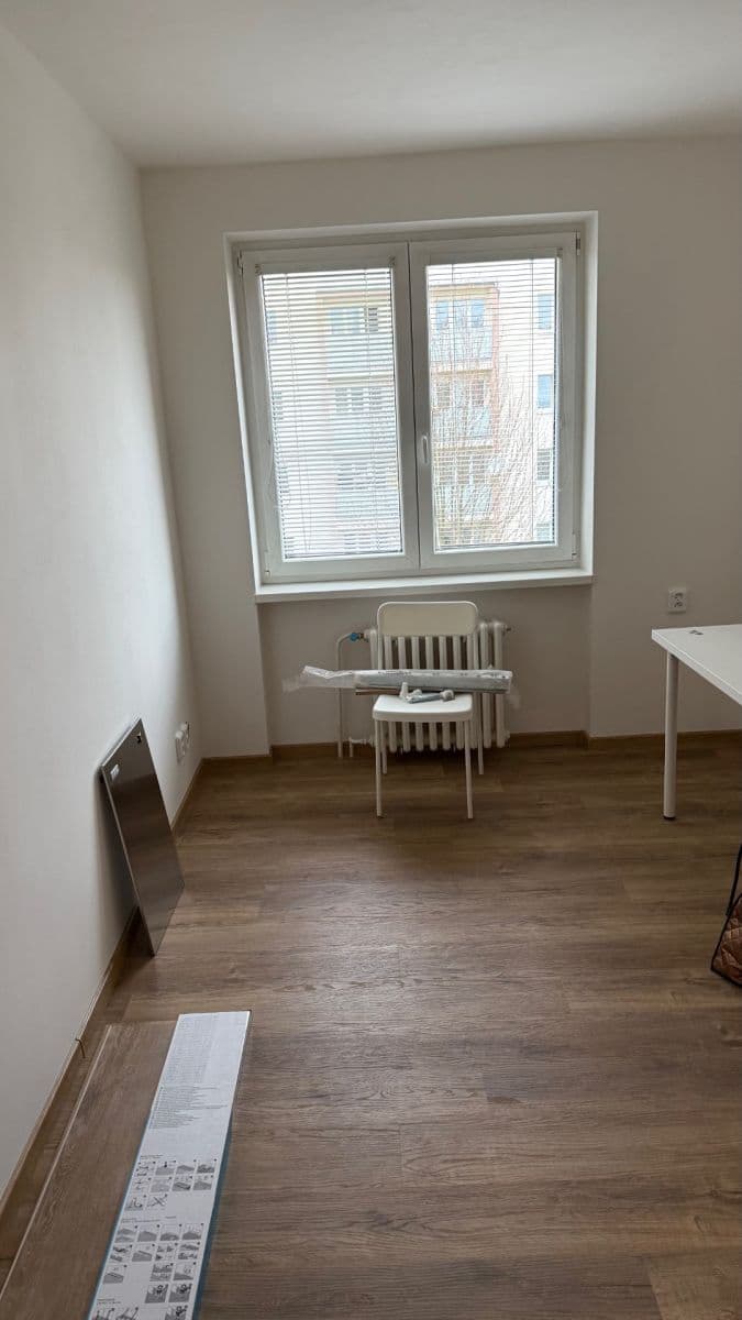 Prenájom bytu 3-izbový 68 m², Kpt. Fechtnera, Hradec Králové, Královéhradecký kraj Prenájom bytu 3-izbový 68 m², Kpt. Fechtnera, Hradec Králové, Královéhradecký kraj