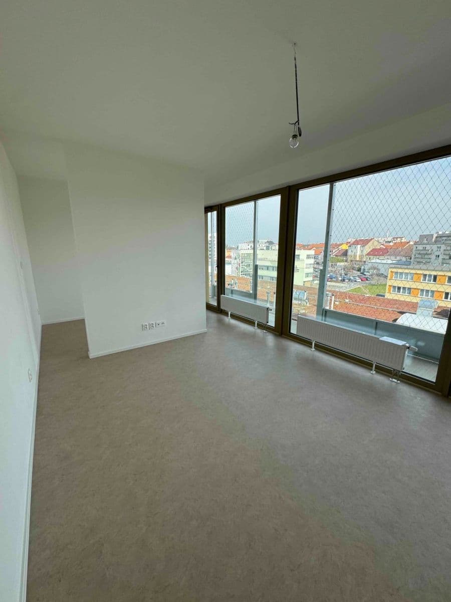 Prenájom bytu 1-izbový 35 m², Zahradní, Plzeň, Plzeňský kraj Prenájom bytu 1-izbový 35 m², Zahradní, Plzeň, Plzeňský kraj