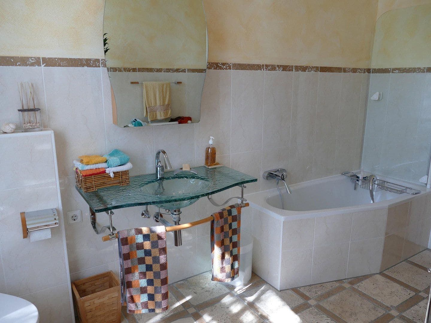 Prenájom bytu 5-izbový 160 m², Wedemark, Dolné Sasko Prenájom bytu 5-izbový 160 m², Wedemark, Dolné Sasko