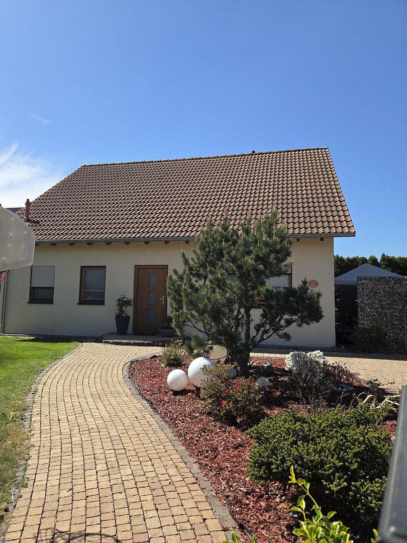 Predaj domu 163 m², pozemek 603 m², Büdingen, Hesensko Predaj domu 163 m², pozemek 603 m², Büdingen, Hesensko