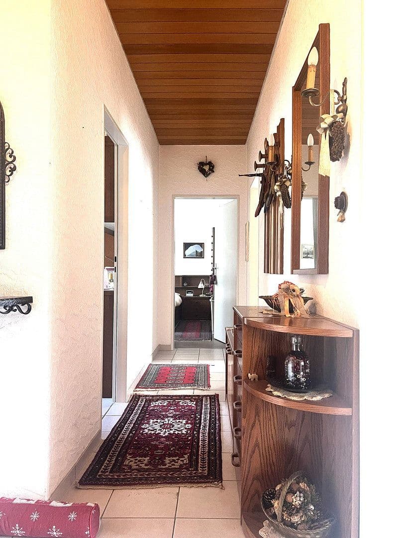 Prenájom bytu 3-izbový 95 m², Herzogenriedstraße 23, Mannheim, Bádensko-Wurttembersko Prenájom bytu 3-izbový 95 m², Herzogenriedstraße 23, Mannheim, Bádensko-Wurttembersko