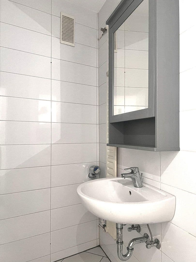 Prenájom bytu 3-izbový 70 m², G7, 27, Mannheim, Bádensko-Wurttembersko Prenájom bytu 3-izbový 70 m², G7, 27, Mannheim, Bádensko-Wurttembersko