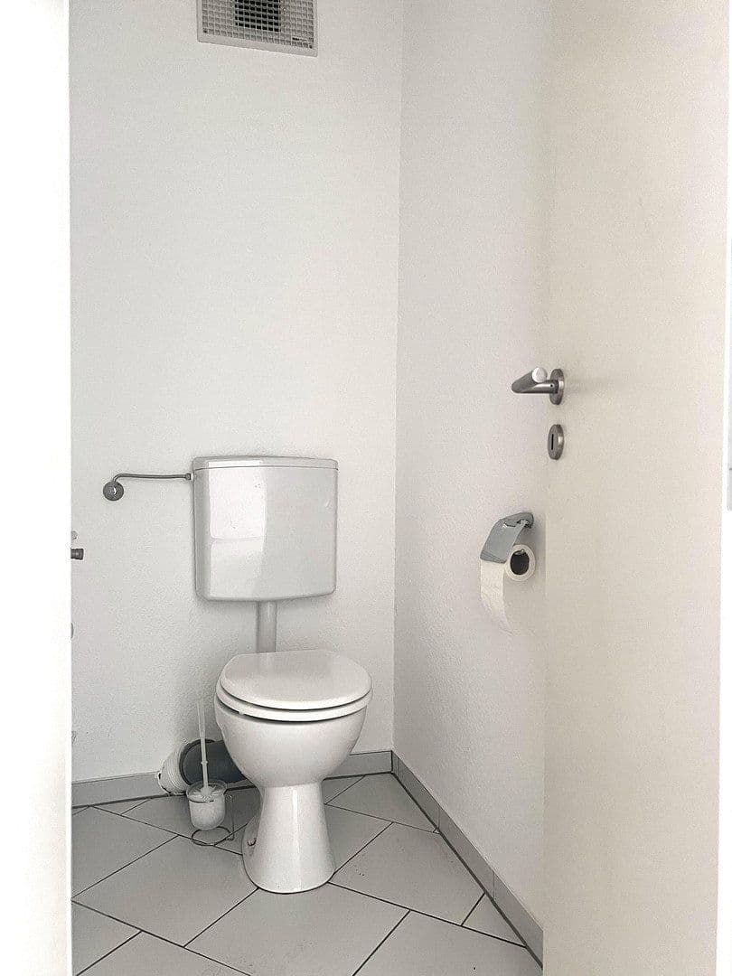 Prenájom bytu 3-izbový 70 m², G7, 27, Mannheim, Bádensko-Wurttembersko Prenájom bytu 3-izbový 70 m², G7, 27, Mannheim, Bádensko-Wurttembersko