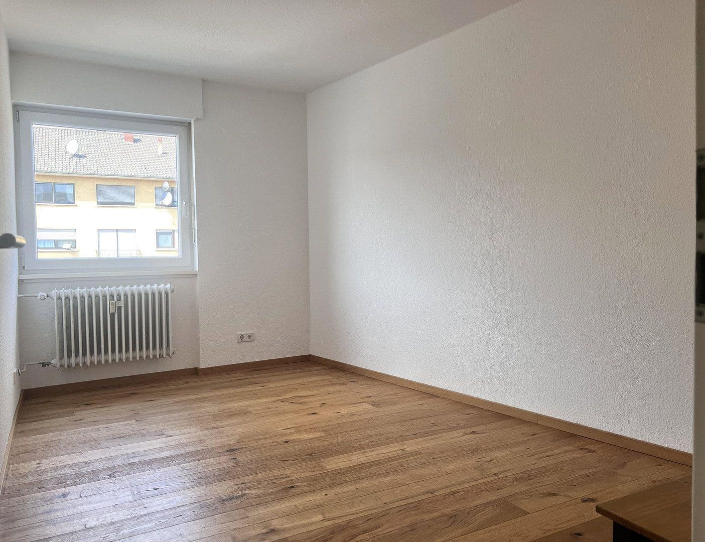 Prenájom bytu 3-izbový 70 m², G7, 27, Mannheim, Bádensko-Wurttembersko Prenájom bytu 3-izbový 70 m², G7, 27, Mannheim, Bádensko-Wurttembersko
