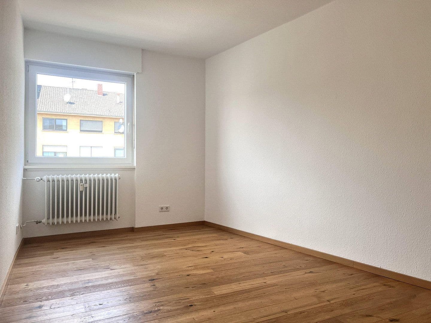 Prenájom bytu 3-izbový 70 m², G7, 27, Mannheim, Bádensko-Wurttembersko Prenájom bytu 3-izbový 70 m², G7, 27, Mannheim, Bádensko-Wurttembersko