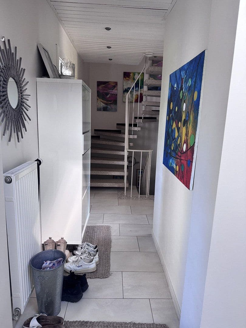 Predaj domu 114 m², pozemek 314 m², Hainbuchenweg, 36, Leonberg, Bádensko-Wurttembersko Predaj domu 114 m², pozemek 314 m², Hainbuchenweg, 36, Leonberg, Bádensko-Wurttembersko