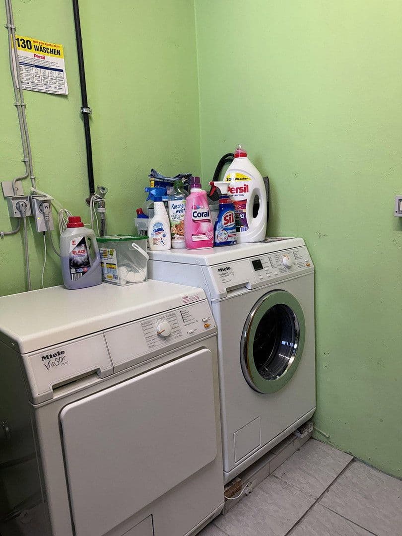 Predaj domu 114 m², pozemek 314 m², Hainbuchenweg, 36, Leonberg, Bádensko-Wurttembersko Predaj domu 114 m², pozemek 314 m², Hainbuchenweg, 36, Leonberg, Bádensko-Wurttembersko