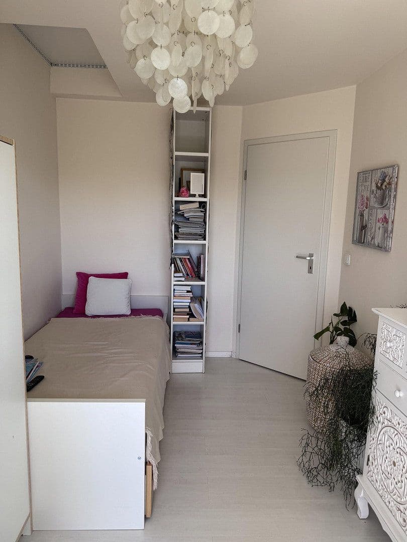 Predaj domu 114 m², pozemek 314 m², Hainbuchenweg, 36, Leonberg, Bádensko-Wurttembersko Predaj domu 114 m², pozemek 314 m², Hainbuchenweg, 36, Leonberg, Bádensko-Wurttembersko