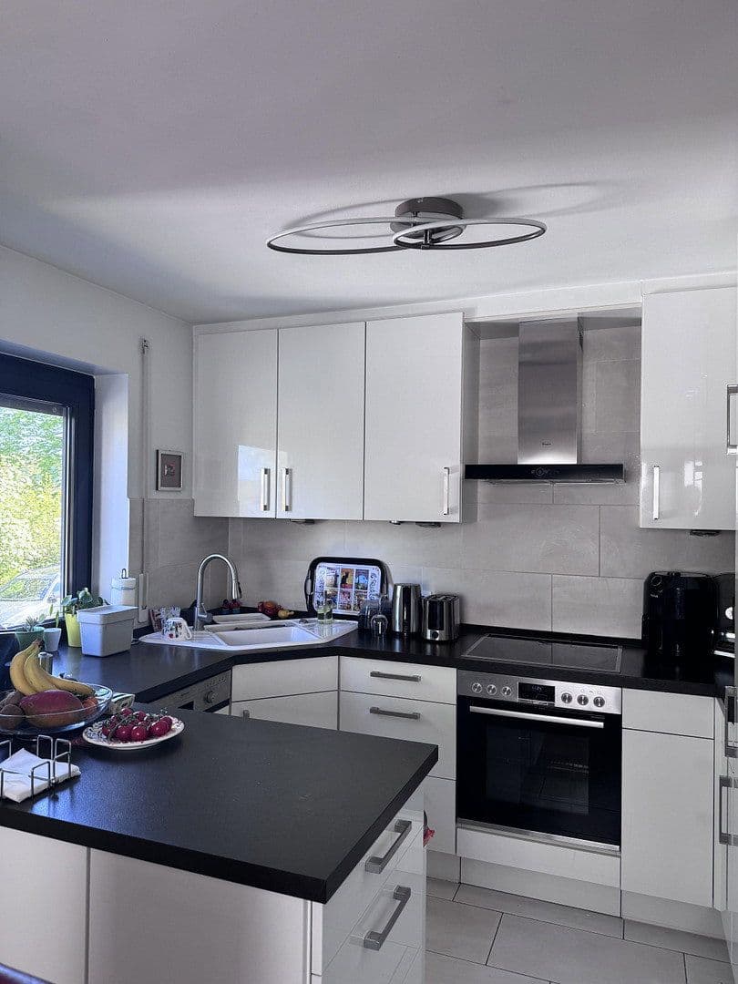 Predaj domu 114 m², pozemek 314 m², Hainbuchenweg, 36, Leonberg, Bádensko-Wurttembersko Predaj domu 114 m², pozemek 314 m², Hainbuchenweg, 36, Leonberg, Bádensko-Wurttembersko