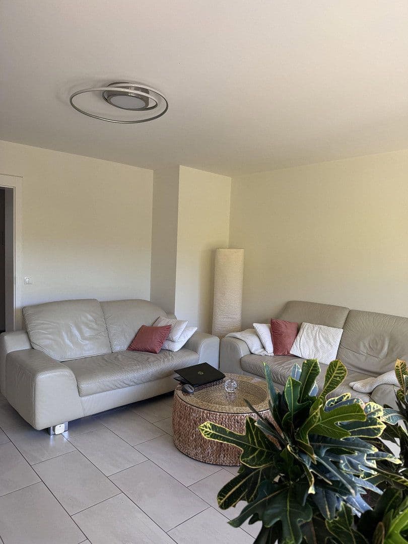 Predaj domu 114 m², pozemek 314 m², Hainbuchenweg, 36, Leonberg, Bádensko-Wurttembersko Predaj domu 114 m², pozemek 314 m², Hainbuchenweg, 36, Leonberg, Bádensko-Wurttembersko