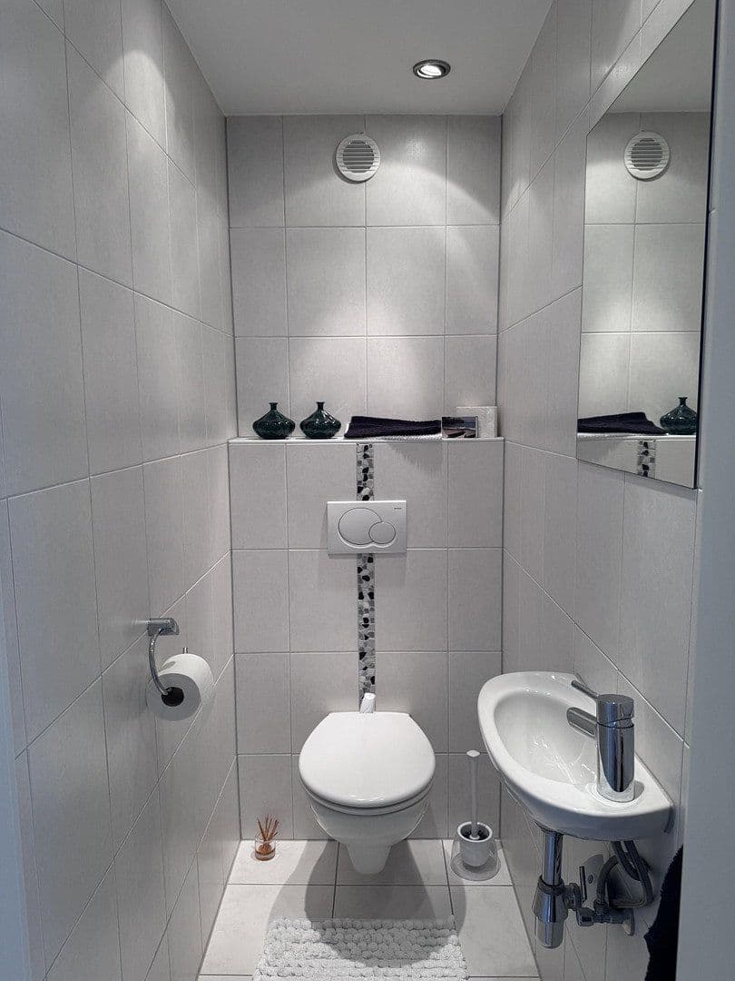 Predaj domu 114 m², pozemek 314 m², Hainbuchenweg, 36, Leonberg, Bádensko-Wurttembersko Predaj domu 114 m², pozemek 314 m², Hainbuchenweg, 36, Leonberg, Bádensko-Wurttembersko