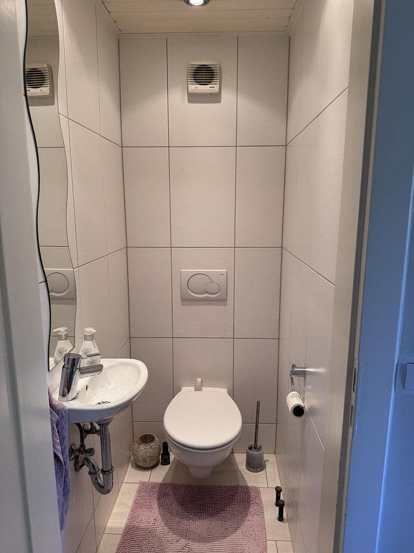 Predaj domu 114 m², pozemek 314 m², Hainbuchenweg, 36, Leonberg, Bádensko-Wurttembersko Predaj domu 114 m², pozemek 314 m², Hainbuchenweg, 36, Leonberg, Bádensko-Wurttembersko