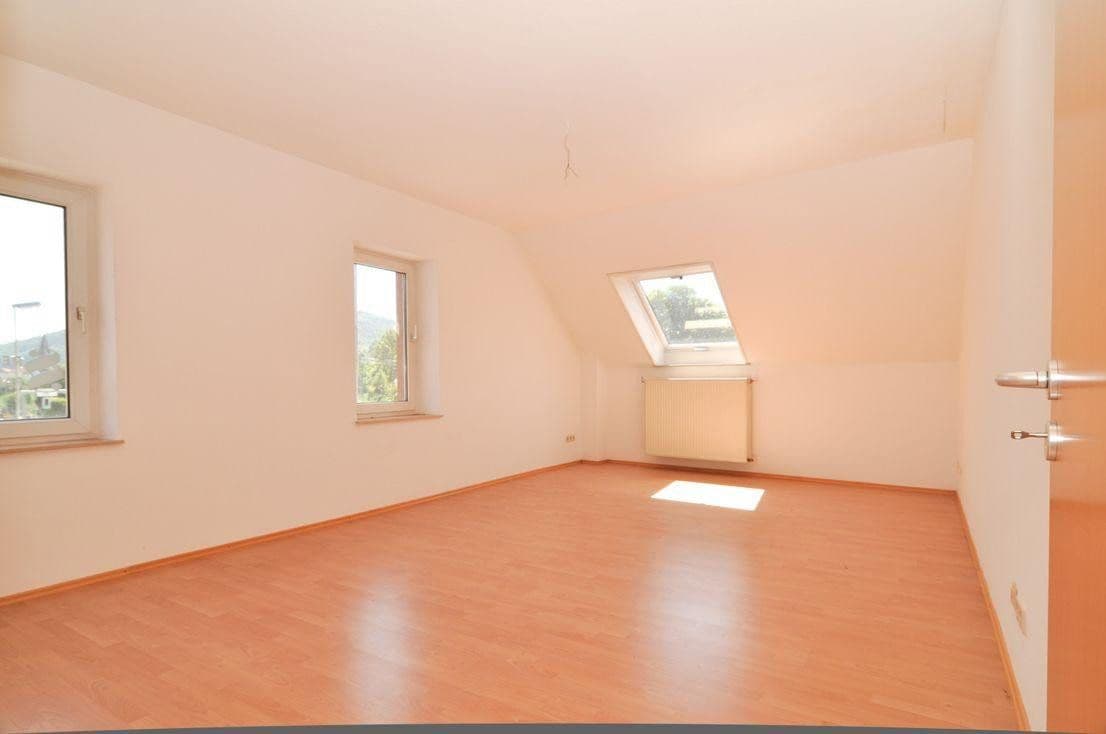 Prenájom bytu 3-izbový 97 m², Bahnhofstraße 38, Neckargemünd, Bádensko-Wurttembersko Prenájom bytu 3-izbový 97 m², Bahnhofstraße 38, Neckargemünd, Bádensko-Wurttembersko