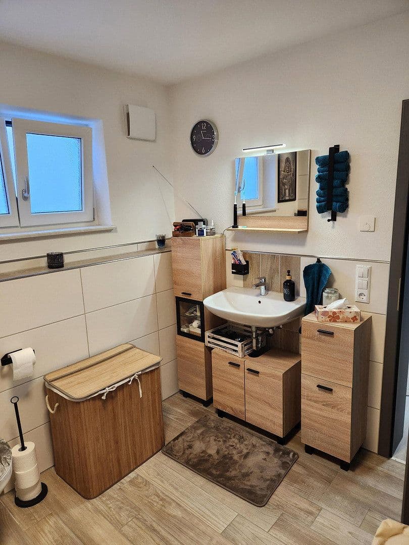 Prenájom bytu 3-izbový 88 m², Heretsrieder Str. 22a, Biberbach, Bavorsko Prenájom bytu 3-izbový 88 m², Heretsrieder Str. 22a, Biberbach, Bavorsko