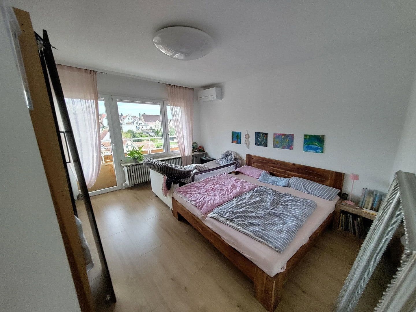 Prenájom bytu 3-izbový 120 m², Weinheim, Bádensko-Wurttembersko Prenájom bytu 3-izbový 120 m², Weinheim, Bádensko-Wurttembersko