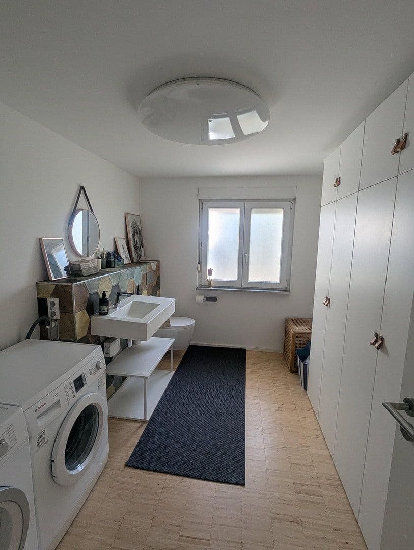 Predaj domu 250 m², pozemek 571 m², Korntal-Münchingen, Bádensko-Wurttembersko Predaj domu 250 m², pozemek 571 m², Korntal-Münchingen, Bádensko-Wurttembersko