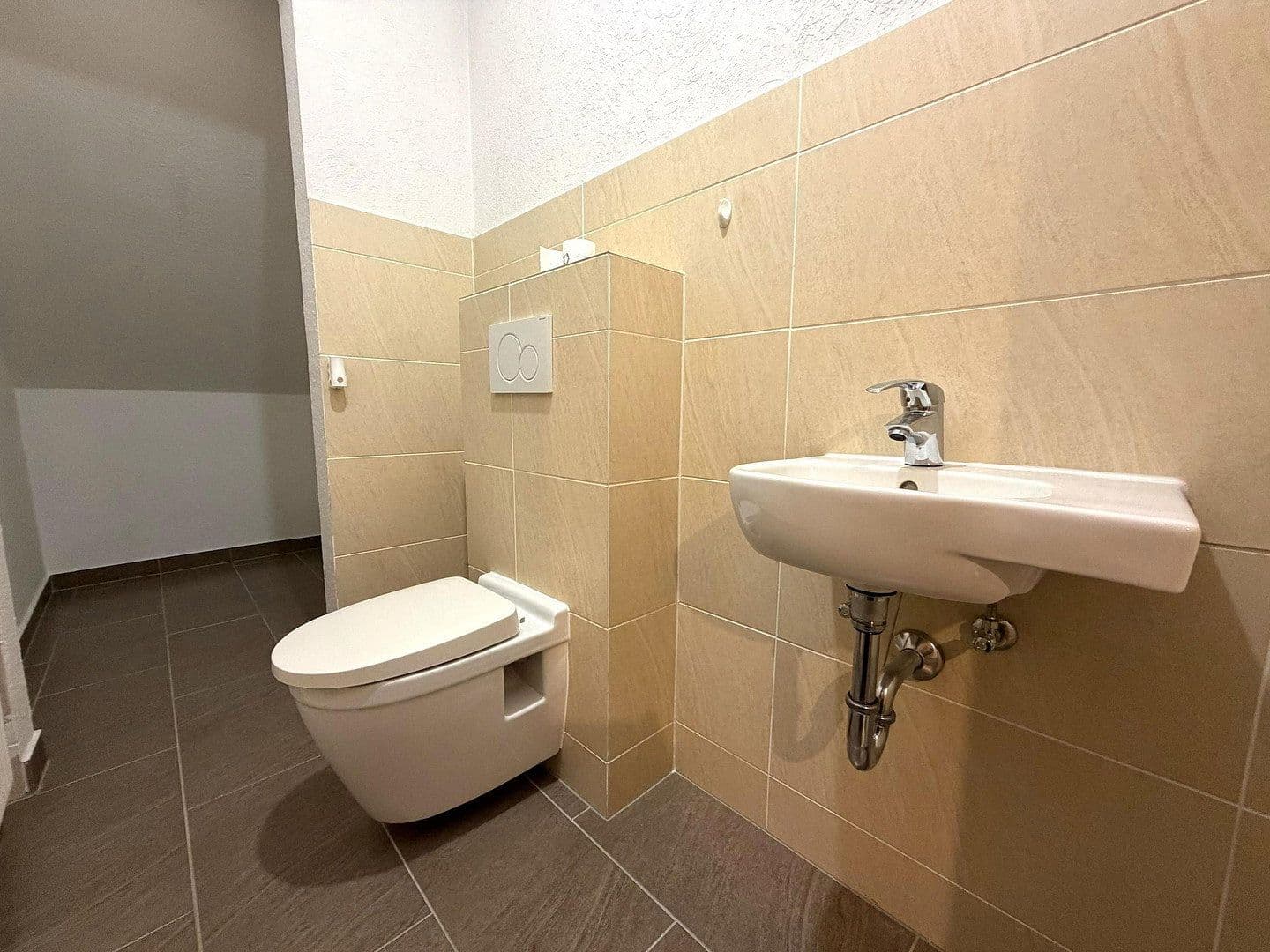 Prenájom bytu 3-izbový 72 m², Hauptstr. 22, Goddert, Porýnie-Falcko Prenájom bytu 3-izbový 72 m², Hauptstr. 22, Goddert, Porýnie-Falcko