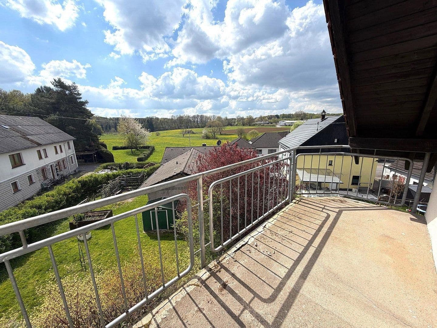 Prenájom bytu 3-izbový 72 m², Hauptstr. 22, Goddert, Porýnie-Falcko Prenájom bytu 3-izbový 72 m², Hauptstr. 22, Goddert, Porýnie-Falcko