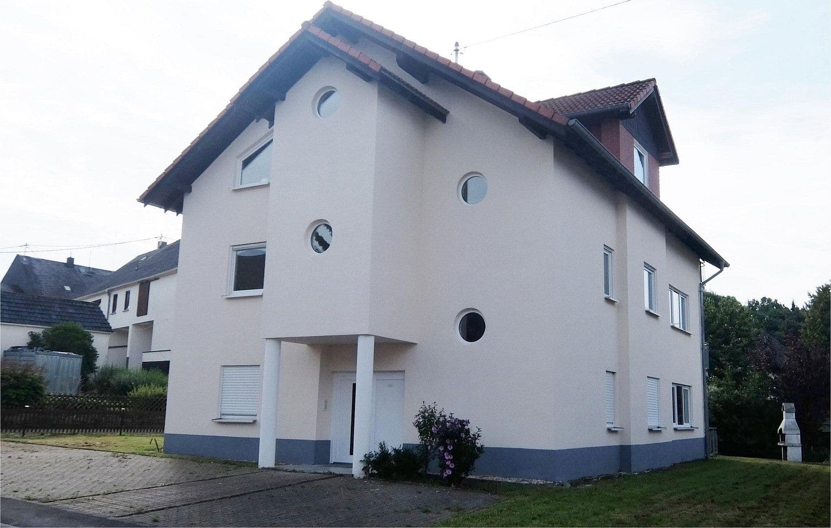 Prenájom bytu 3-izbový 72 m², Hauptstr. 22, Goddert, Porýnie-Falcko Prenájom bytu 3-izbový 72 m², Hauptstr. 22, Goddert, Porýnie-Falcko