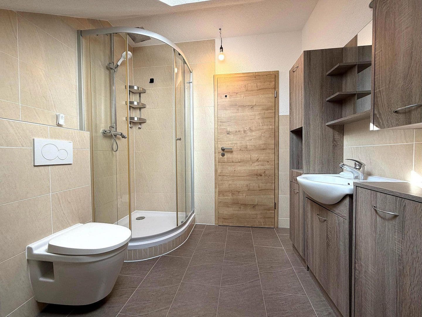 Prenájom bytu 3-izbový 72 m², Hauptstr. 22, Goddert, Porýnie-Falcko Prenájom bytu 3-izbový 72 m², Hauptstr. 22, Goddert, Porýnie-Falcko