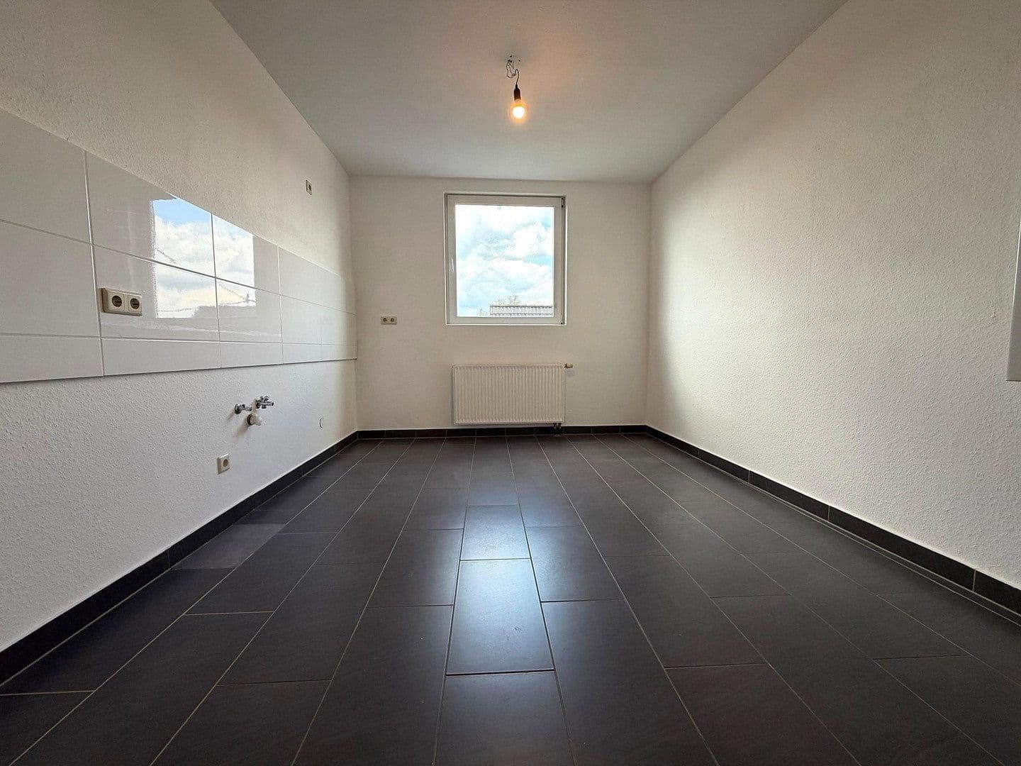 Prenájom bytu 3-izbový 72 m², Hauptstr. 22, Goddert, Porýnie-Falcko Prenájom bytu 3-izbový 72 m², Hauptstr. 22, Goddert, Porýnie-Falcko