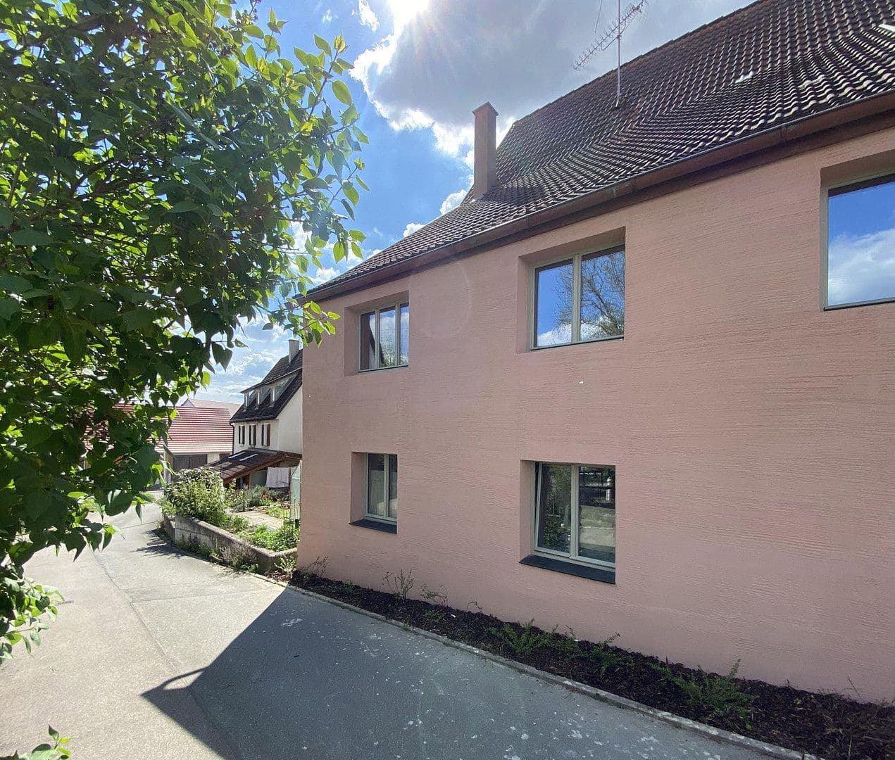 Predaj domu 164 m², pozemek 400 m², Rottenburg am Neckar, Bádensko-Wurttembersko Predaj domu 164 m², pozemek 400 m², Rottenburg am Neckar, Bádensko-Wurttembersko