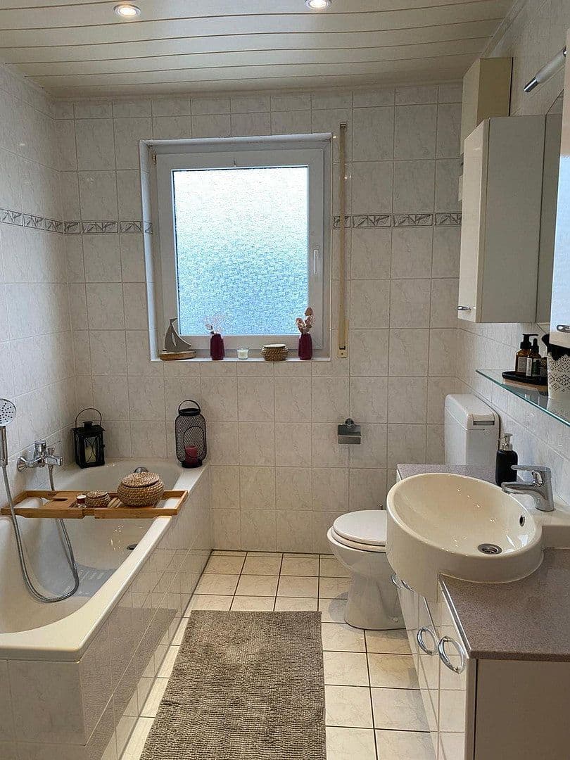 Prenájom bytu 4-izbový 85 m², Carl-Diem-Straße 34, Neuenrade, Severné Porýnie - Westfálsko Prenájom bytu 4-izbový 85 m², Carl-Diem-Straße 34, Neuenrade, Severné Porýnie - Westfálsko