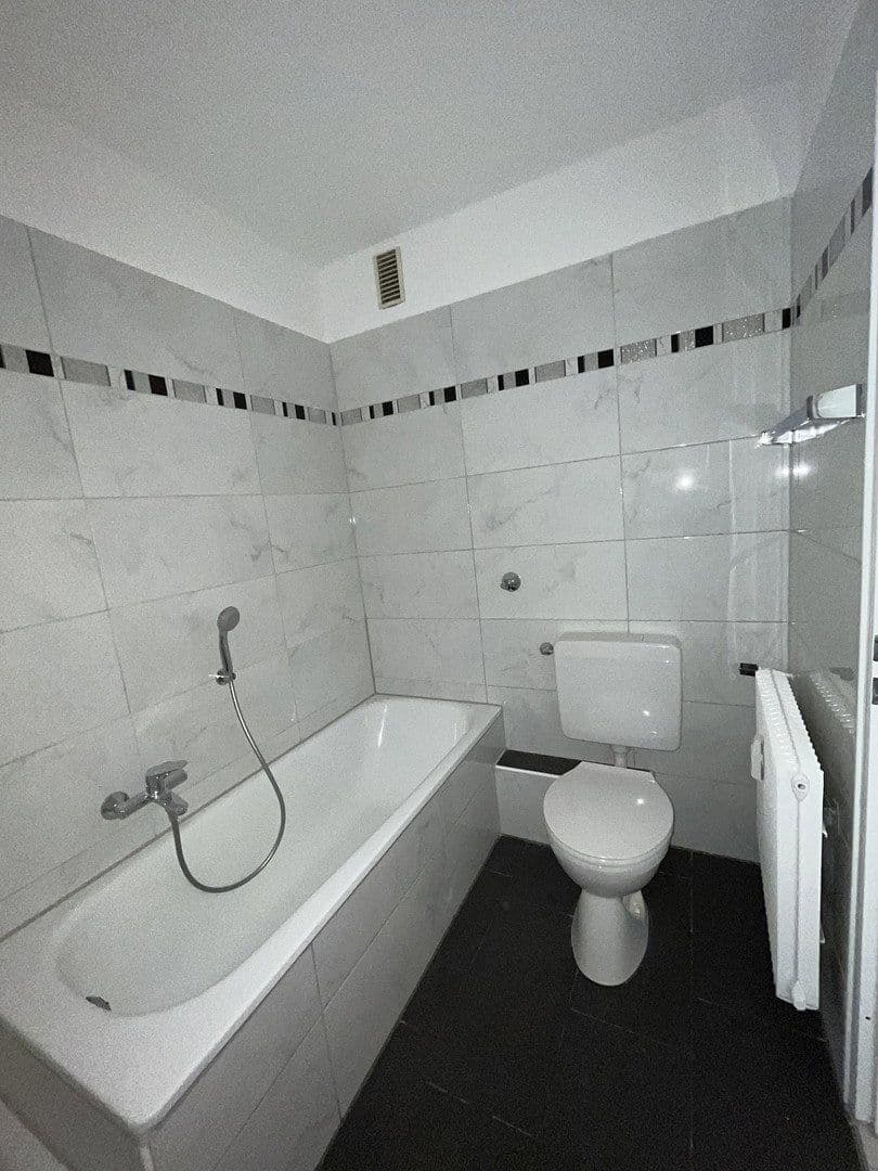 Prenájom bytu 3-izbový 80 m², Bochumer Str. 72 b, Hattingen, Severné Porýnie - Westfálsko Prenájom bytu 3-izbový 80 m², Bochumer Str. 72 b, Hattingen, Severné Porýnie - Westfálsko