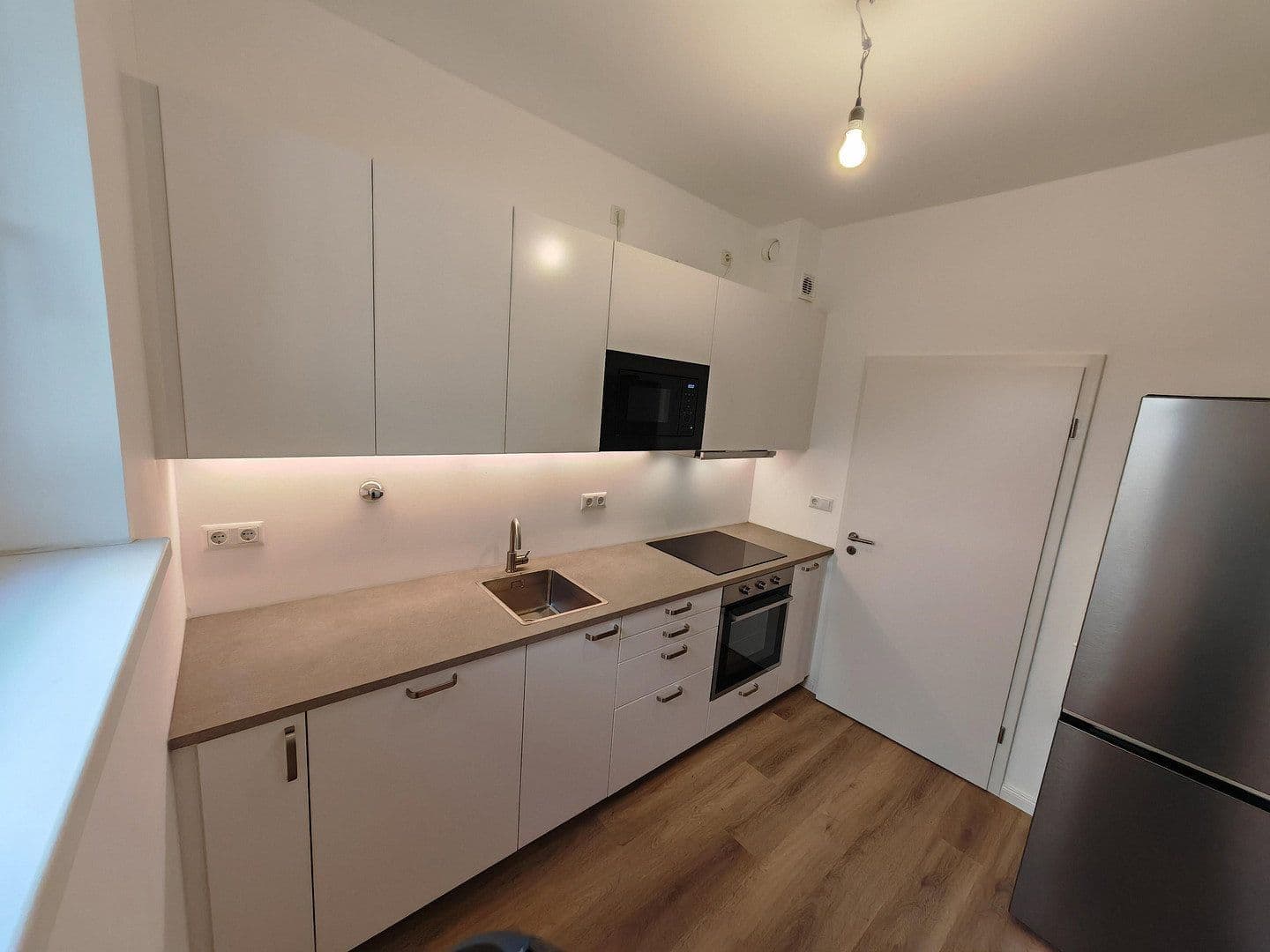Prenájom kancelárie 98 m², Berlin, Berlín Prenájom kancelárie 98 m², Berlin, Berlín