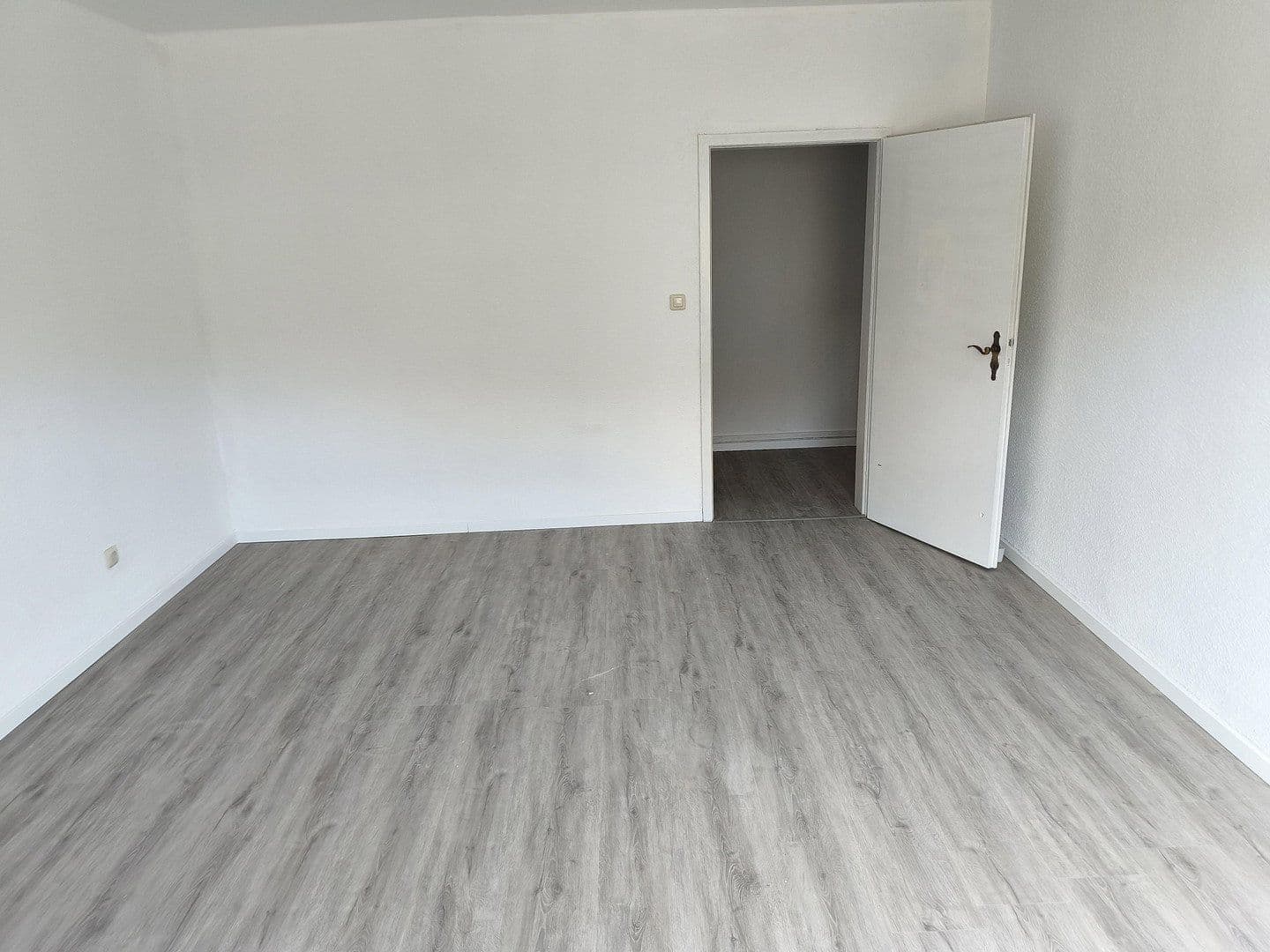 Prenájom bytu 2-izbový 50 m², Bergstr.8, Oberhausen, Severné Porýnie - Westfálsko Prenájom bytu 2-izbový 50 m², Bergstr.8, Oberhausen, Severné Porýnie - Westfálsko