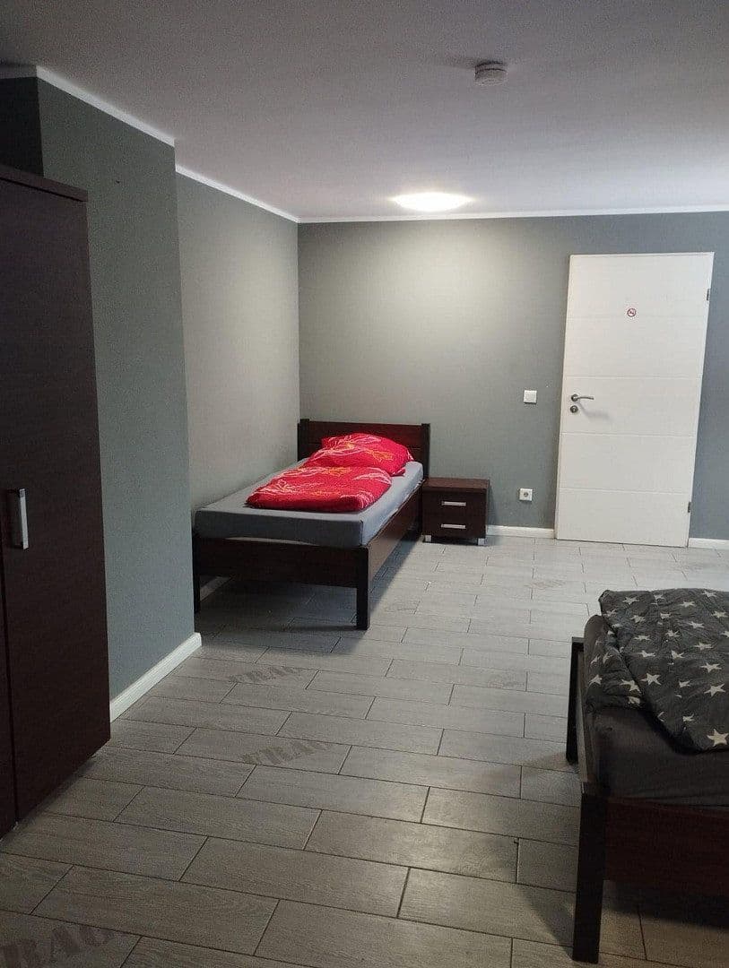 Prenájom domu 500 m², pozemek 2.500 m², Eichstädter Chaussee 12, Oberkrämer, Brandenbursko Prenájom domu 500 m², pozemek 2.500 m², Eichstädter Chaussee 12, Oberkrämer, Brandenbursko