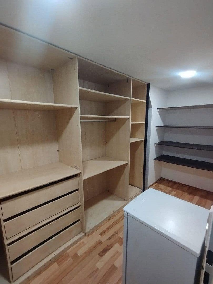 Prenájom domu 500 m², pozemek 2.500 m², Eichstädter Chaussee 12, Oberkrämer, Brandenbursko Prenájom domu 500 m², pozemek 2.500 m², Eichstädter Chaussee 12, Oberkrämer, Brandenbursko