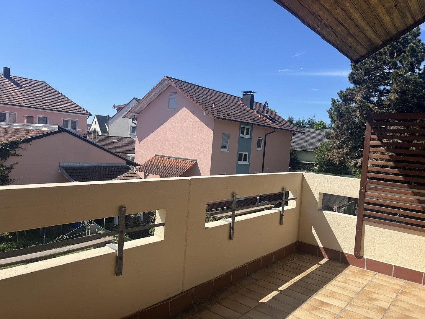 Prenájom bytu 4-izbový 85 m², Bad Schönborn, Bádensko-Wurttembersko Prenájom bytu 4-izbový 85 m², Bad Schönborn, Bádensko-Wurttembersko