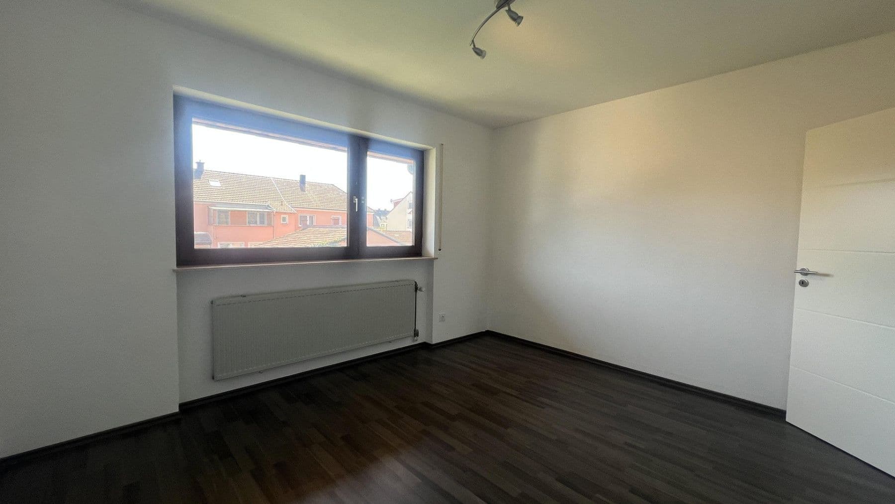 Prenájom bytu 4-izbový 85 m², Bad Schönborn, Bádensko-Wurttembersko Prenájom bytu 4-izbový 85 m², Bad Schönborn, Bádensko-Wurttembersko