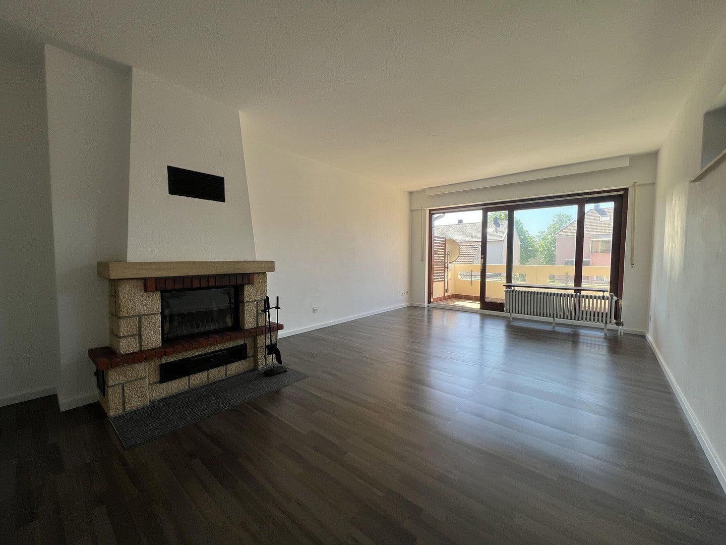 Prenájom bytu 4-izbový 85 m², Bad Schönborn, Bádensko-Wurttembersko Prenájom bytu 4-izbový 85 m², Bad Schönborn, Bádensko-Wurttembersko