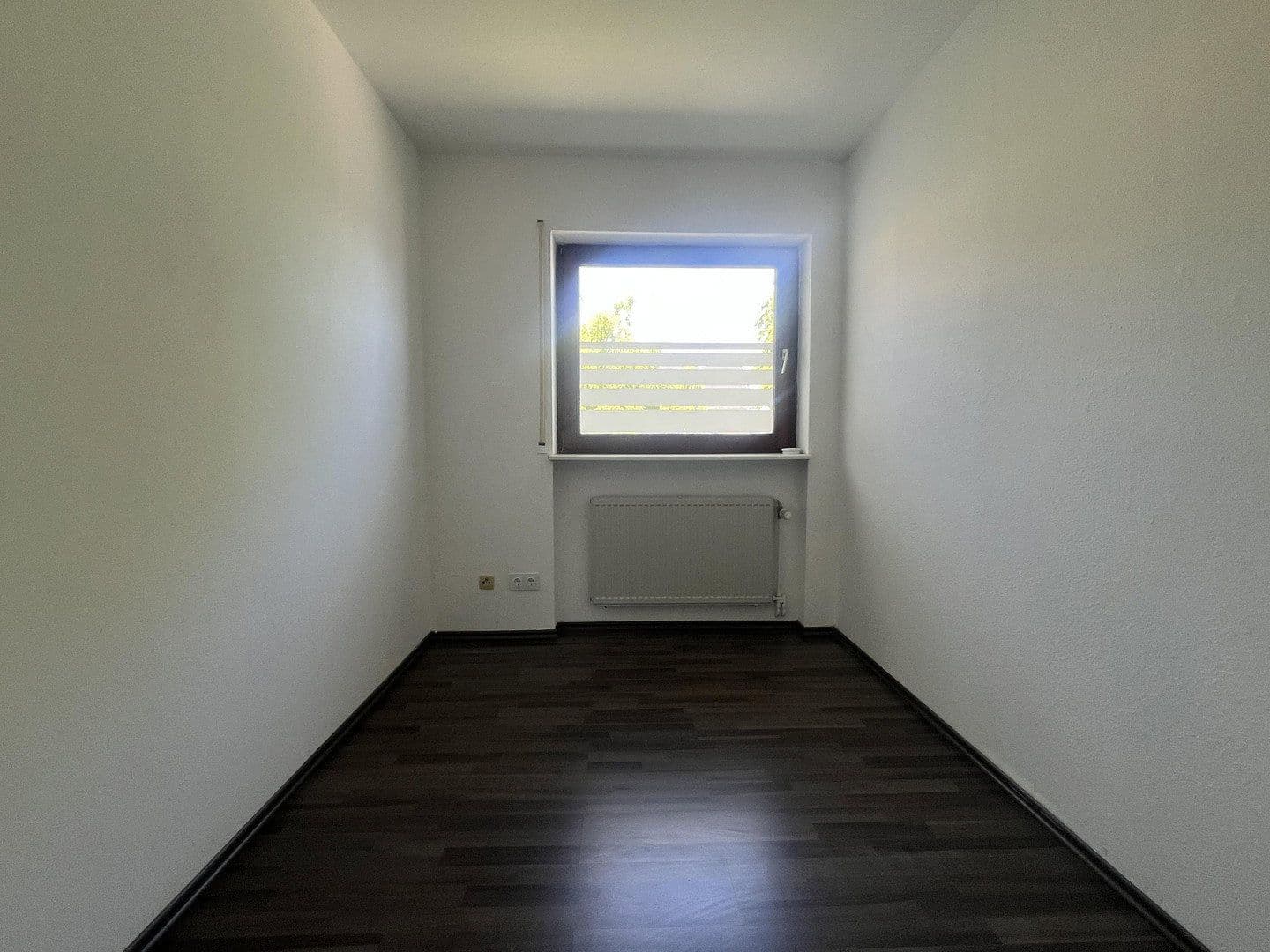 Prenájom bytu 4-izbový 85 m², Bad Schönborn, Bádensko-Wurttembersko Prenájom bytu 4-izbový 85 m², Bad Schönborn, Bádensko-Wurttembersko