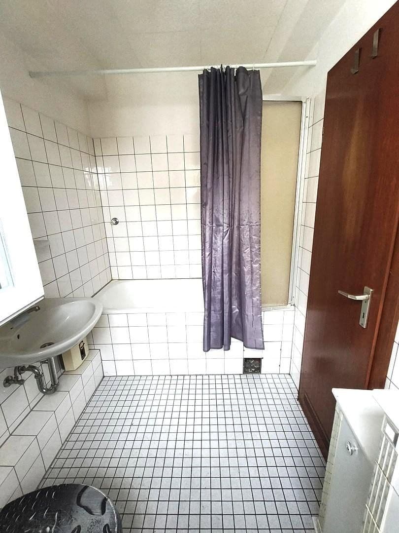 Prenájom bytu 1-izbový 40 m², Bergstr.8, Oberhausen, Severné Porýnie - Westfálsko Prenájom bytu 1-izbový 40 m², Bergstr.8, Oberhausen, Severné Porýnie - Westfálsko